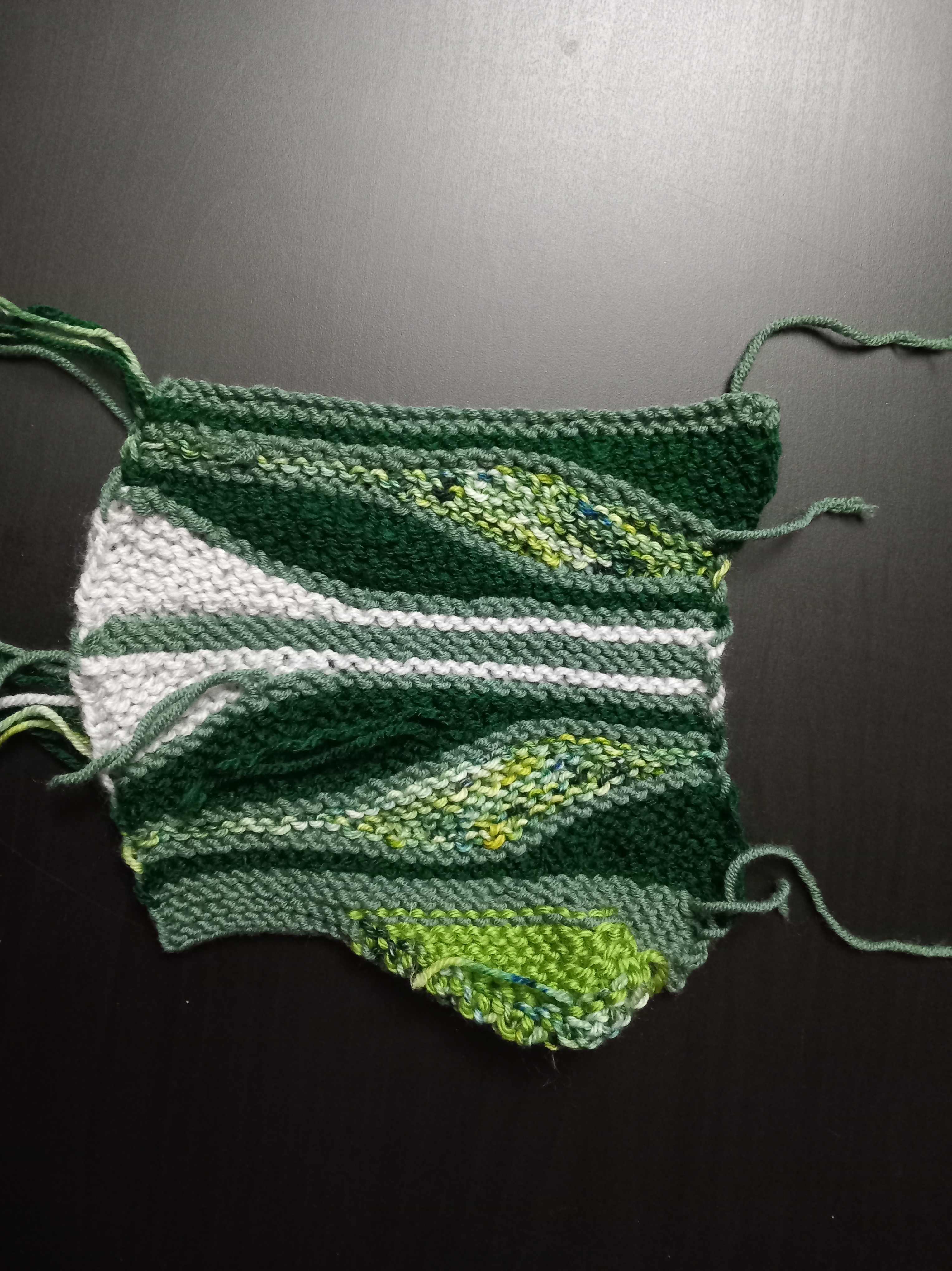 WiP Wednesday: Leafy Mitts