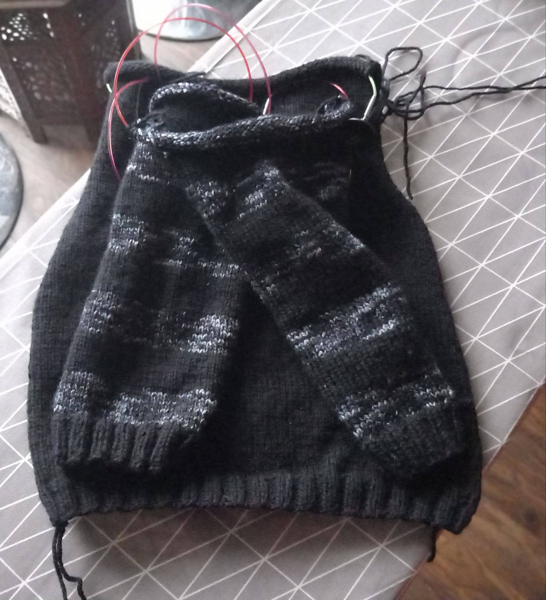 WiP Wednesday: Skull and Crossbones Jumper